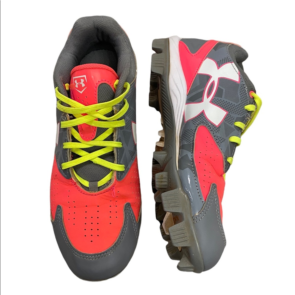 Women’s Under Armour Gray and Pink Softball Cleats Size 6.5